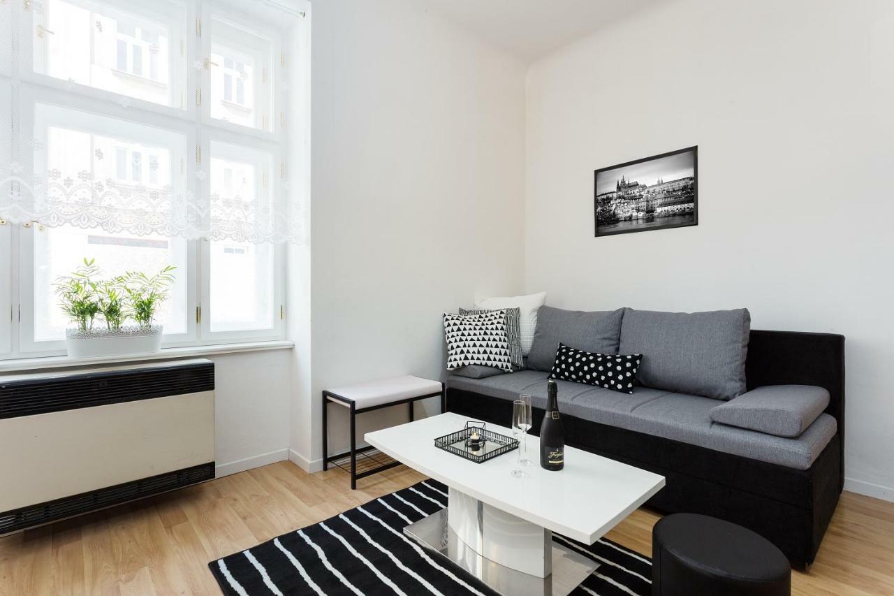 Stylish Apartment On Riverside Praga Zewnętrze zdjęcie